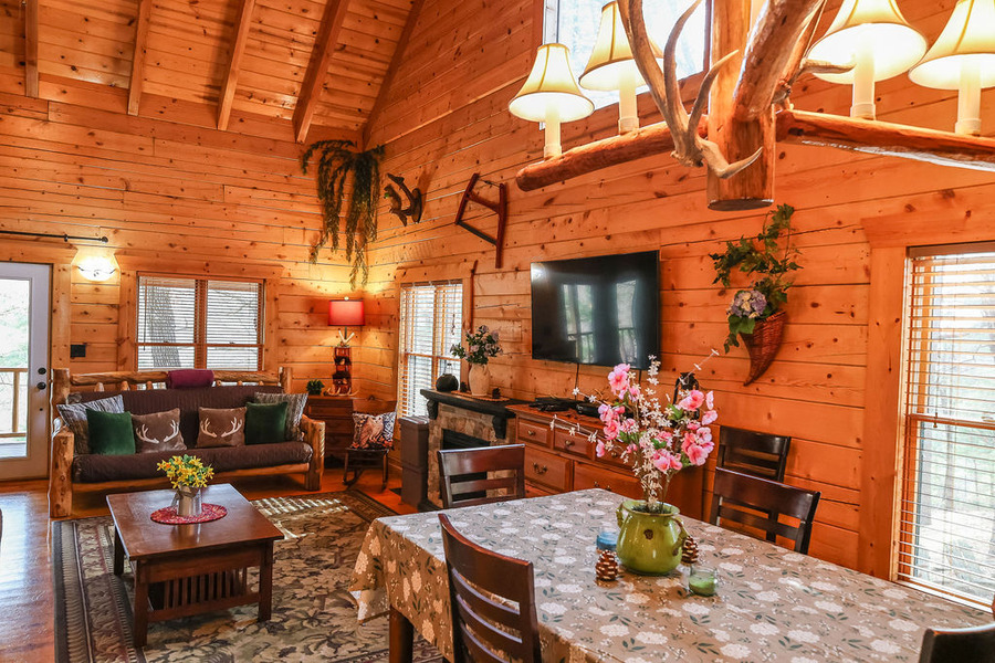 Elevate your getaway with luxury vacation cabins in Missouri, where comfort meets natural beauty. Nestled among scenic forests and serene lakes, these cabins offer modern amenities, cozy interiors, and breathtaking views—perfect for a relaxing and unforge
